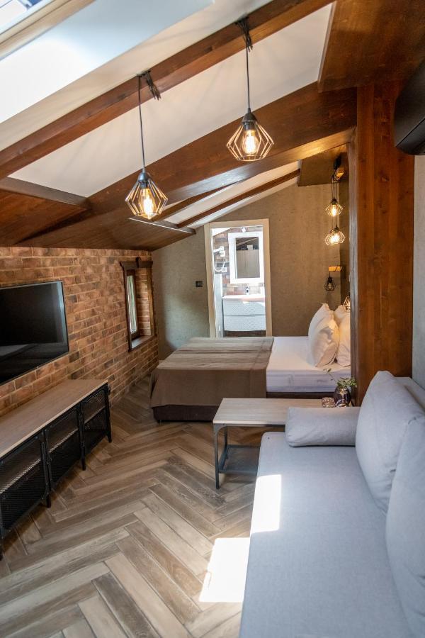 Hotel Hunters House Ezerets Extérieur photo