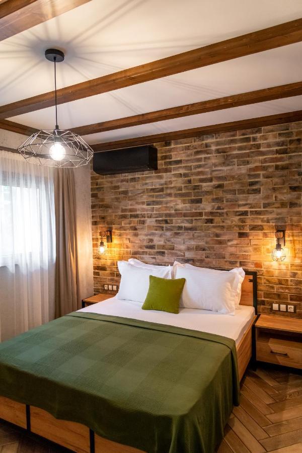 Hotel Hunters House Ezerets Extérieur photo