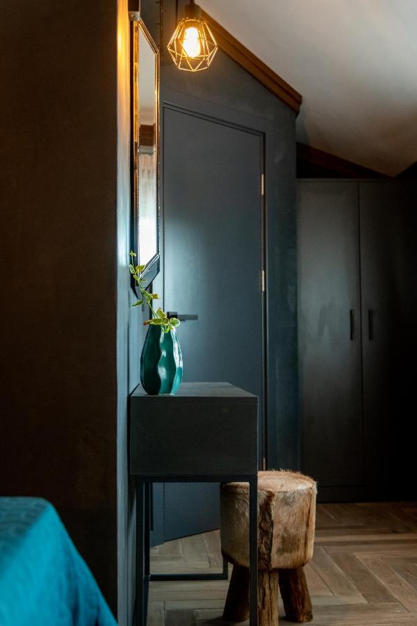 Hotel Hunters House Ezerets Extérieur photo