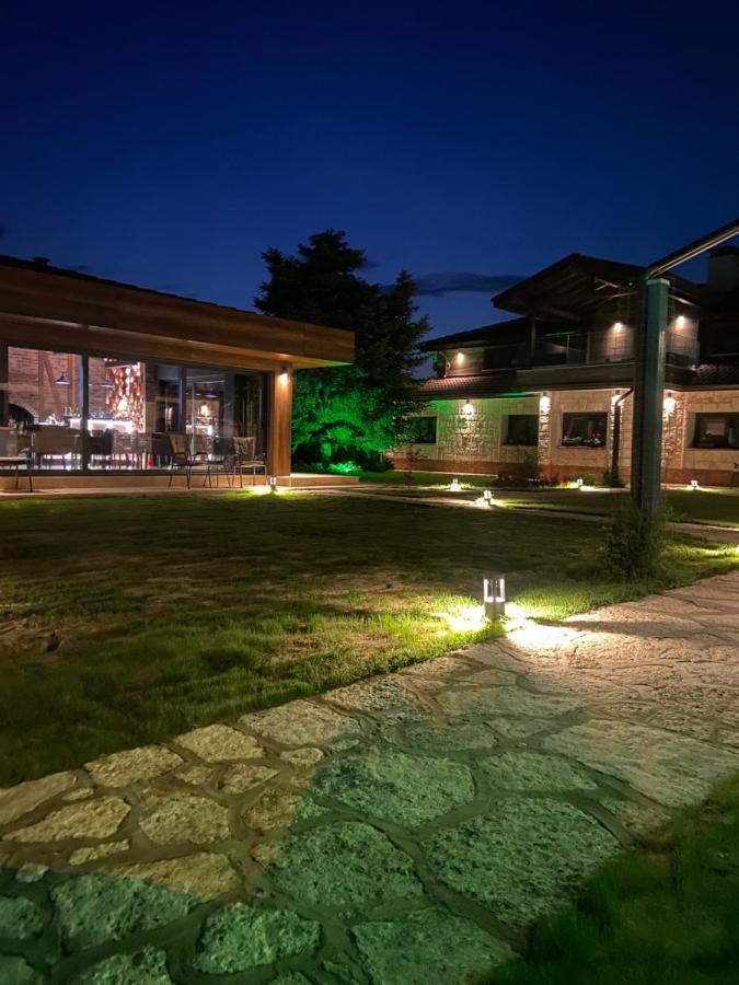 Hotel Hunters House Ezerets Extérieur photo